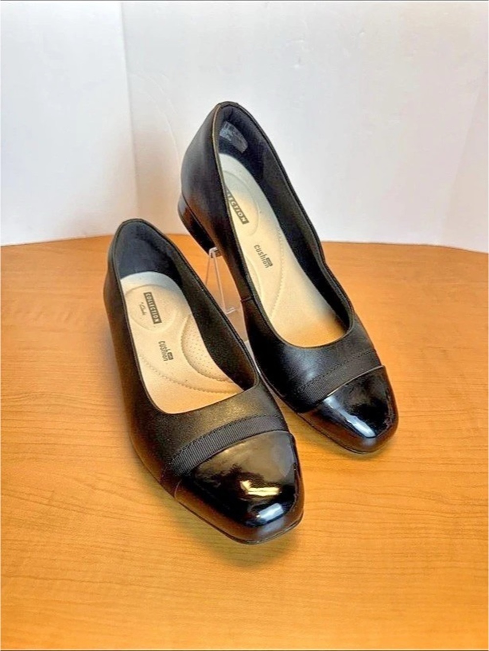 Clarks Women's Juliet Monte Leather Toe Cap Dress Slip-On Loafer Black Size 7.5